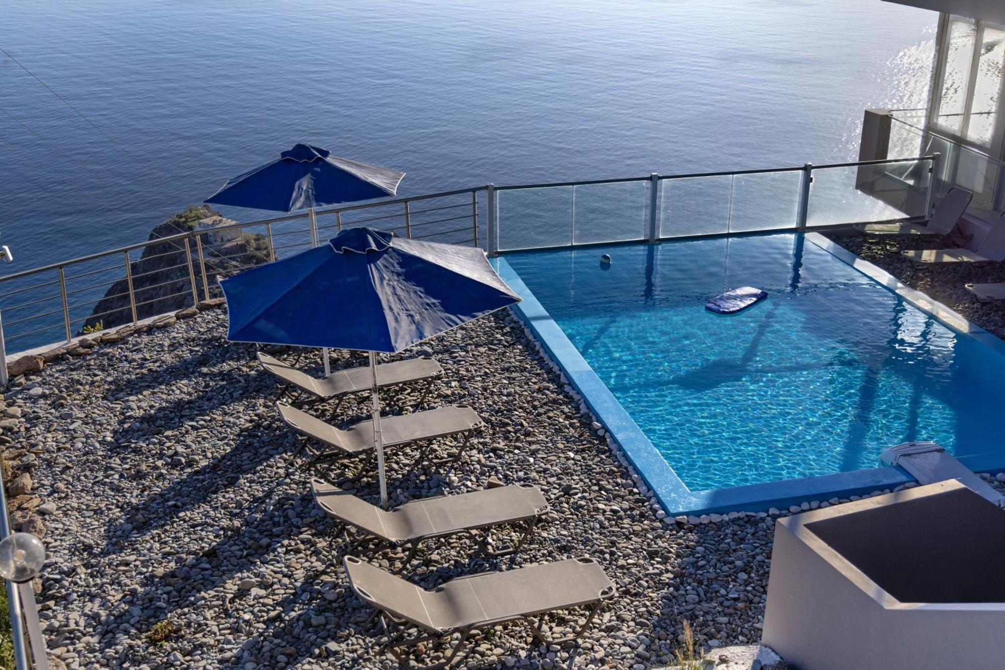 Akrotiri Panorama- Luxury Rental Apartments With Sea View Apartment Rodakino