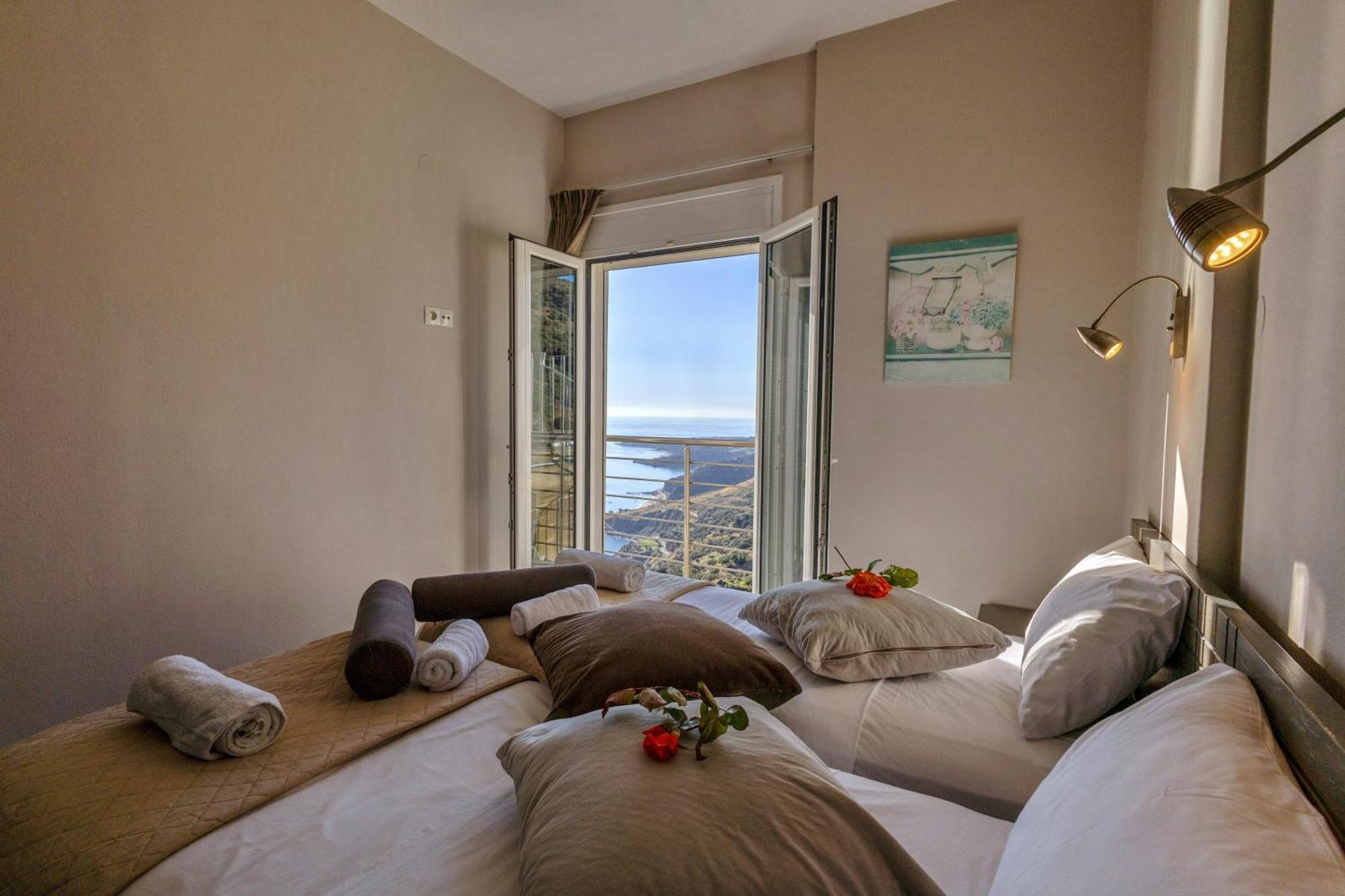 Akrotiri Panorama- Luxury Rental Apartments With Sea View