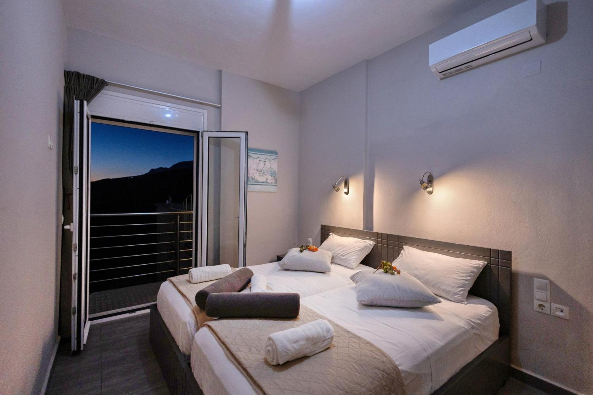 Akrotiri Panorama- Luxury With Sea View Rodakino