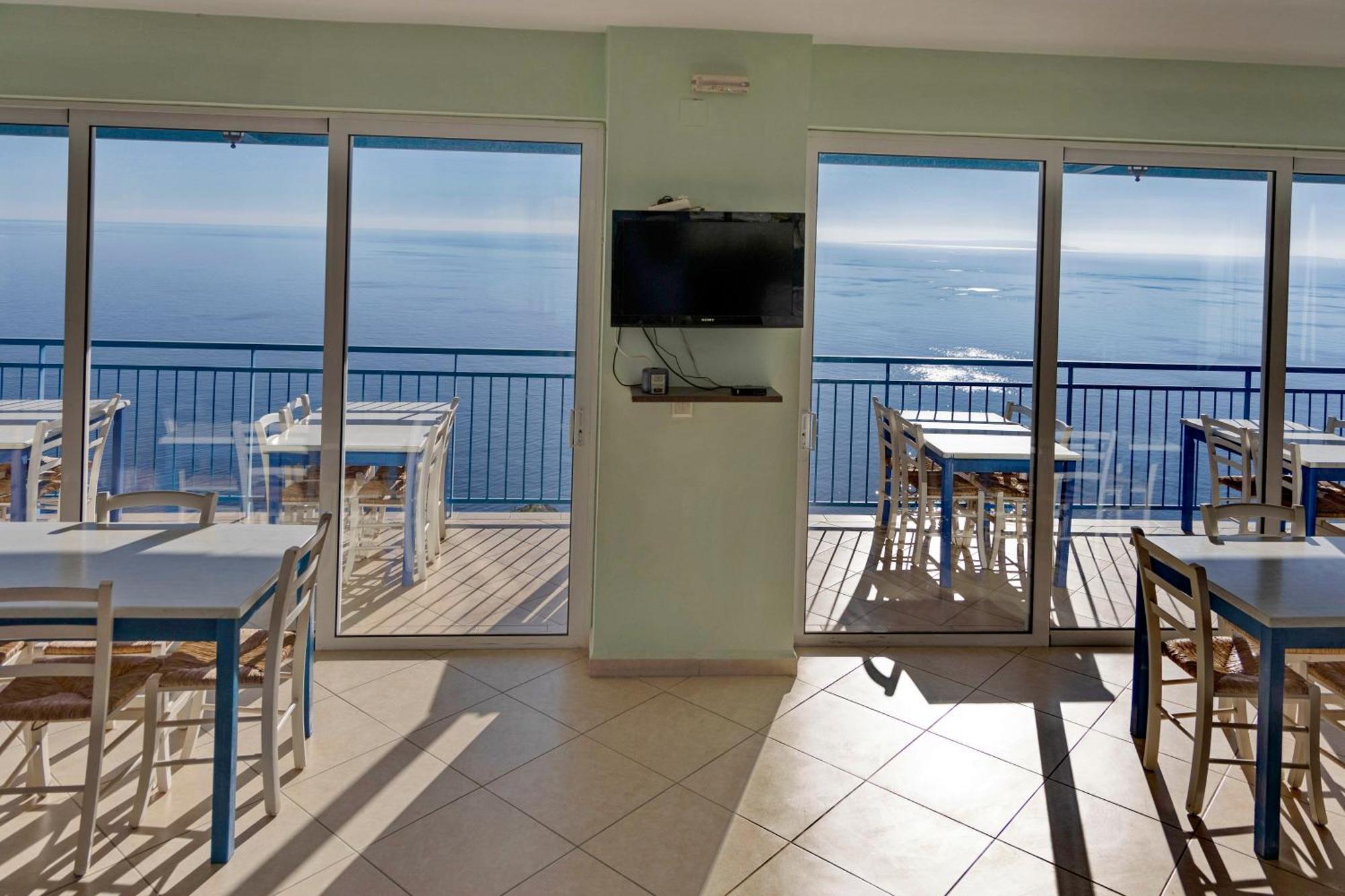Akrotiri Panorama- Luxury With Sea View *